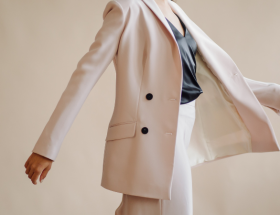 Eleganckie Spodnie Cygaretki z Wysokim Stanem: Must-Have Współczesnej Garderoby